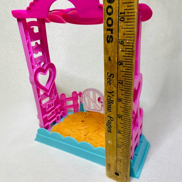 Zuru Pets Alive Unicorn Coral Lights Sound Reacts to Touch - Picture 3 of 9